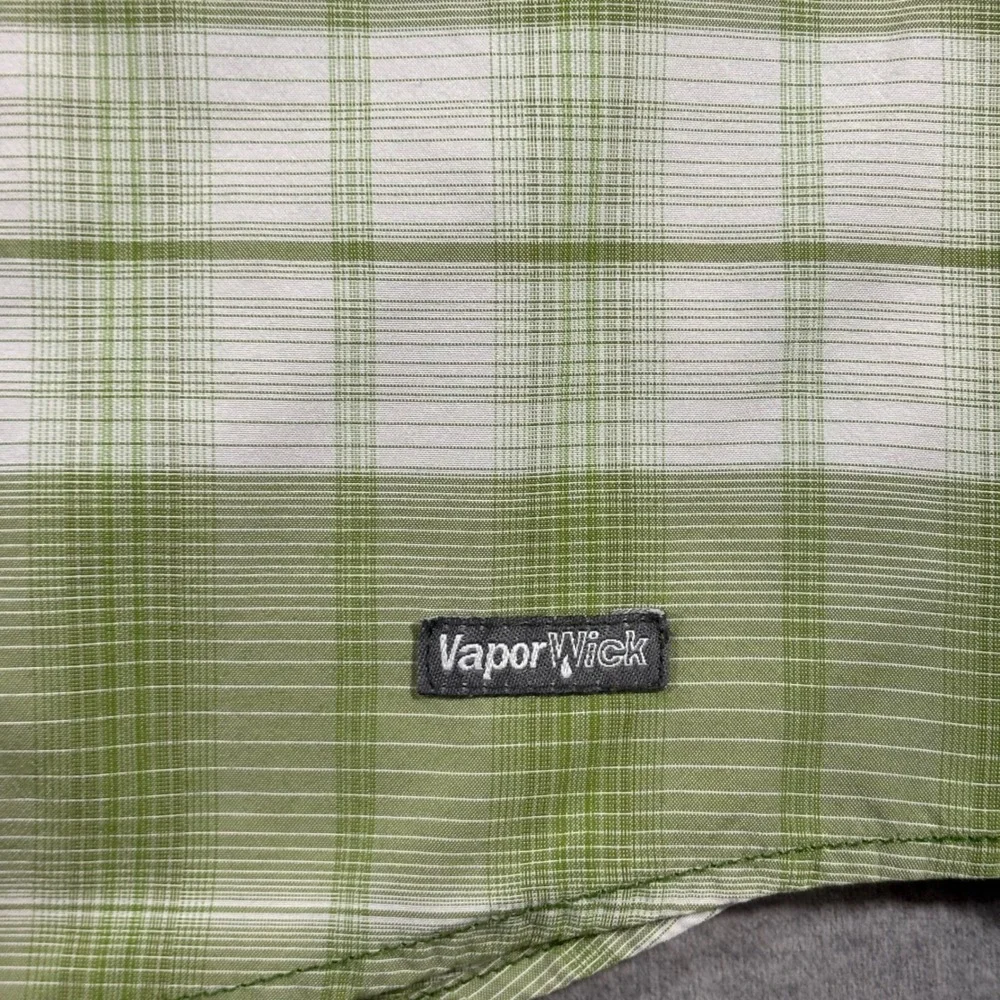 The North Face Mens VaporWick Short Sleeve Plaid Hiking Shirt Green Medium ADHN